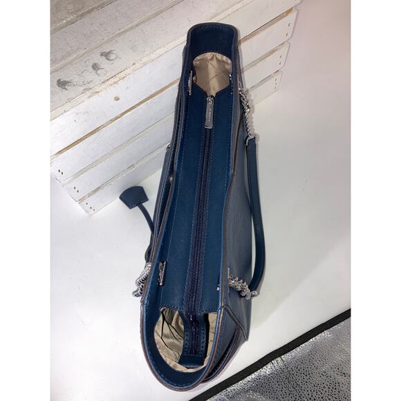 MICHAEL KORS, LARGE NAVY SAFFIANO LEAHTER SHOULDER BAG WITH CHARM - Picture 12 of 16